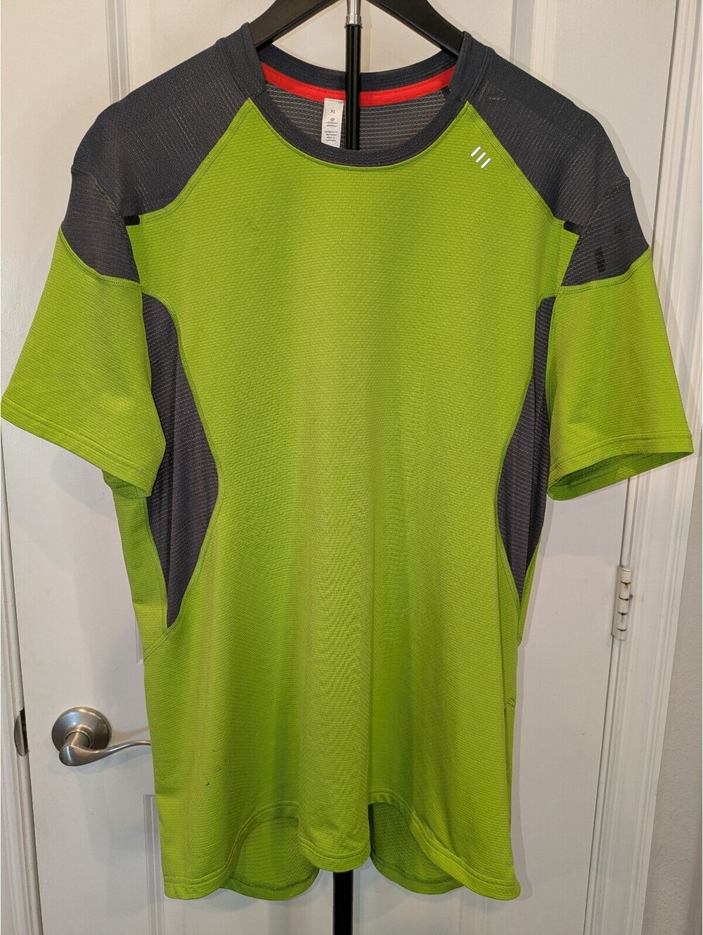 Lululemon Men’s XL Green Gray X-Static Silver Running Shirt Reflective